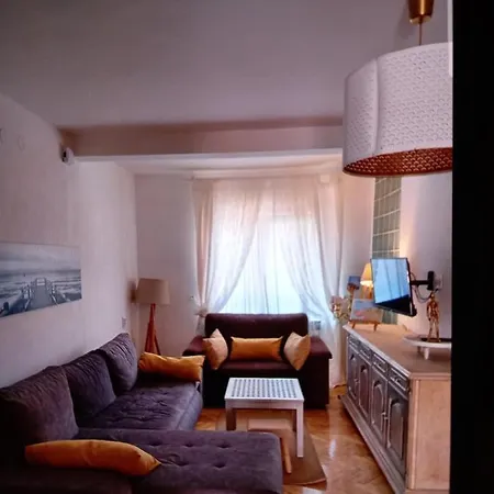 Garden Apartment *